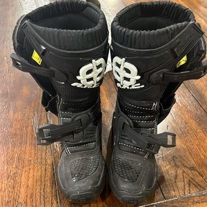 A.R.C. Youth size 1 dirt bike boots
